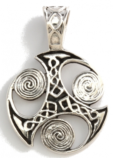 Tahan Triskele (Pendant in silver)