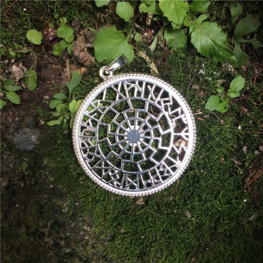 Black sun in rune circle (Pendant in silver)