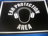 EAR PROTECTION AREA (Türschild)