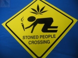 Stoned People Crossing (Türschild)