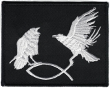 Raben fangen Fisch (Aufnäher)