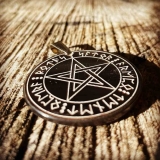 Hexenpentagramm (Kettenanhänger aus Horn)