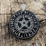 Satorformel im Runenkreis (Kettenanhänger aus Horn)