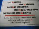 3x klopfen (Türschild)