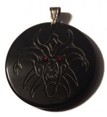 Dämon mit feurigen Augen klein (Kettenanhänger aus Horn)